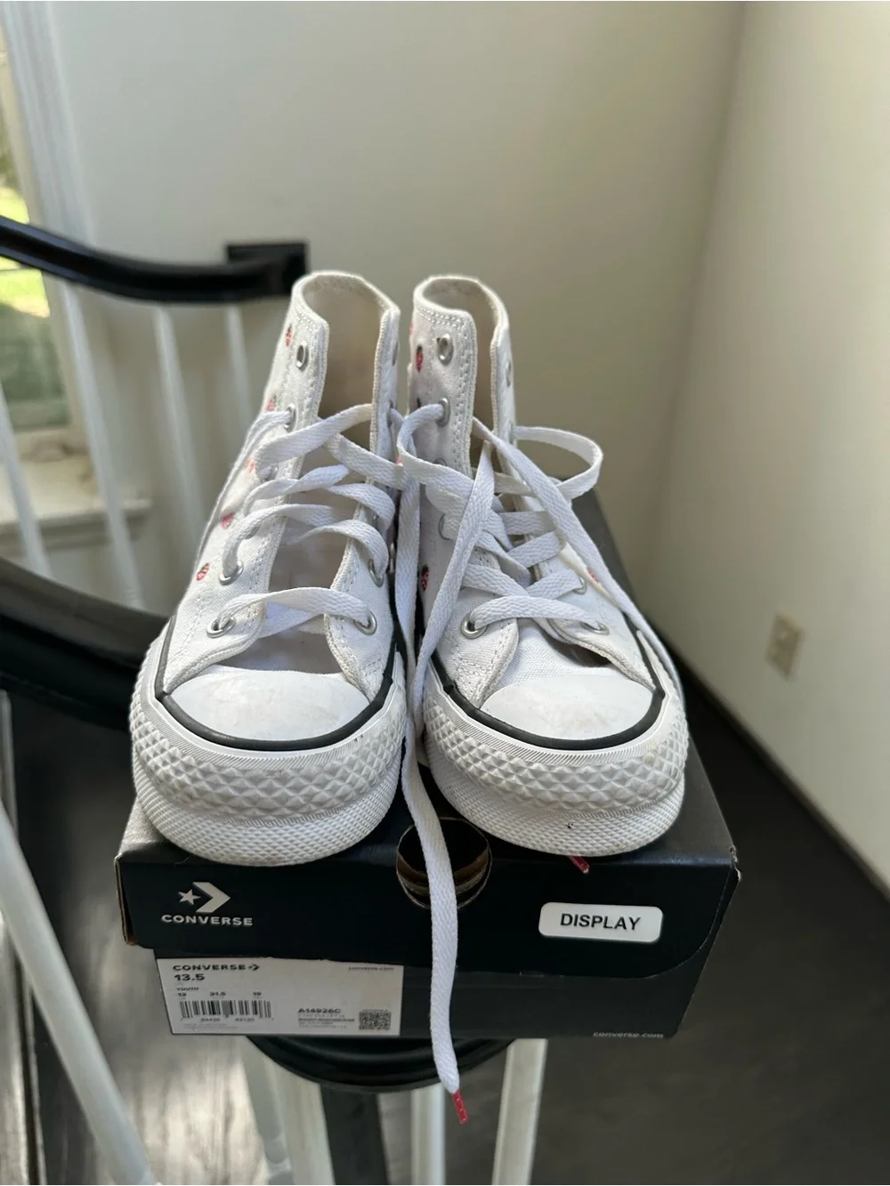 Converse strawberry print 13